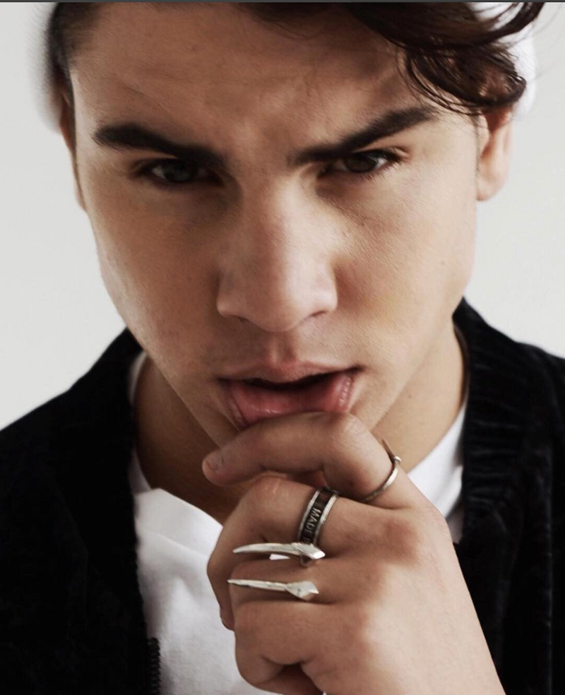 Damian Brevis Horn Talisman Ring In 18-Karat White Gold