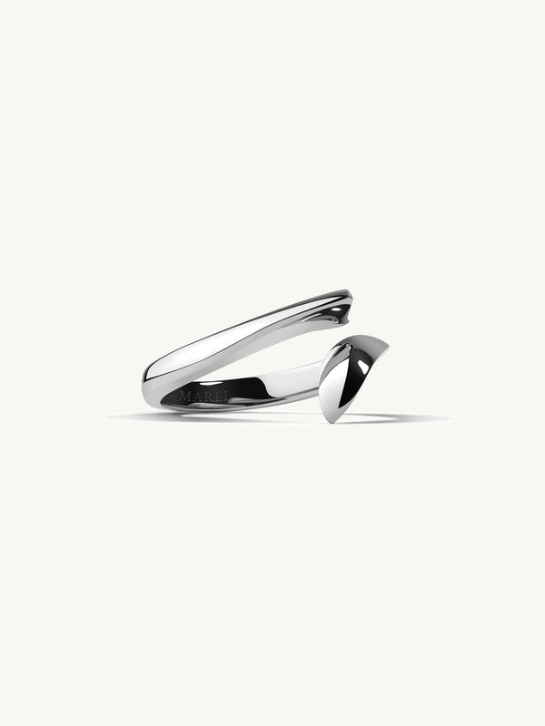 Pythia Serpentine Twist Ring in 18K White Gold - Image 2