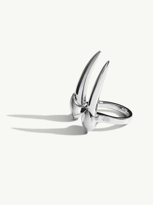 Damian Brevis Horn Talisman Ring In 18-Karat White Gold